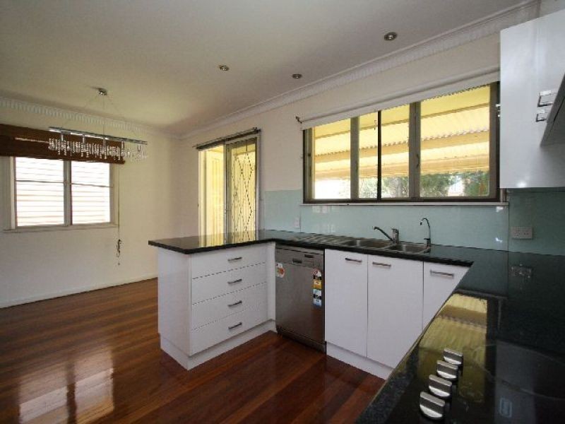 25 Dirkala Street, Mansfield QLD 4122