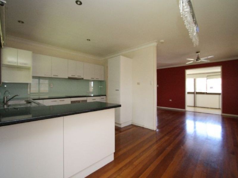 25 Dirkala Street, Mansfield QLD 4122