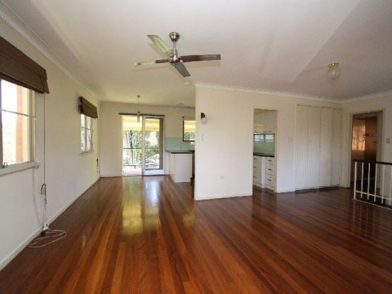 25 Dirkala Street, Mansfield QLD 4122