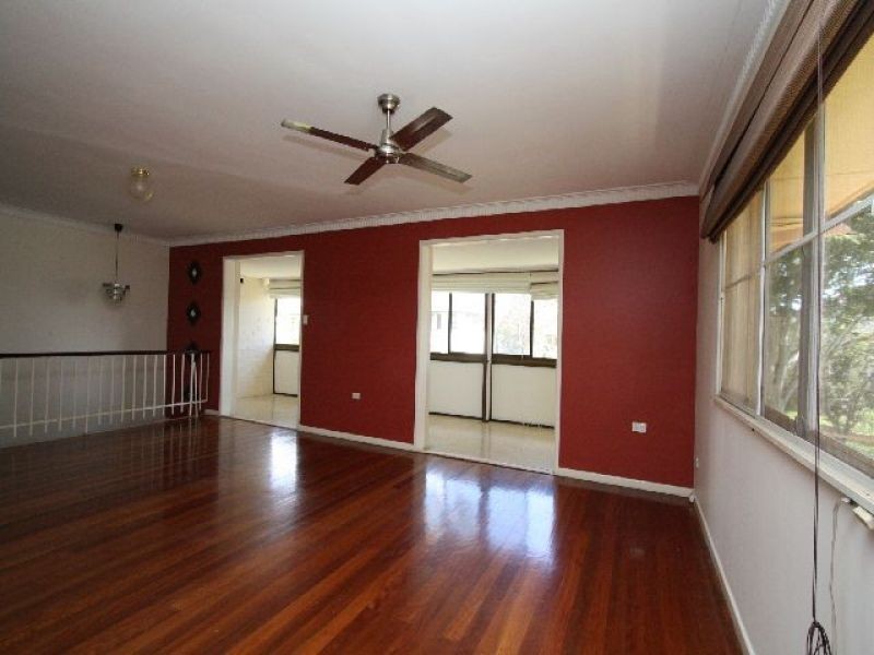 25 Dirkala Street, Mansfield QLD 4122