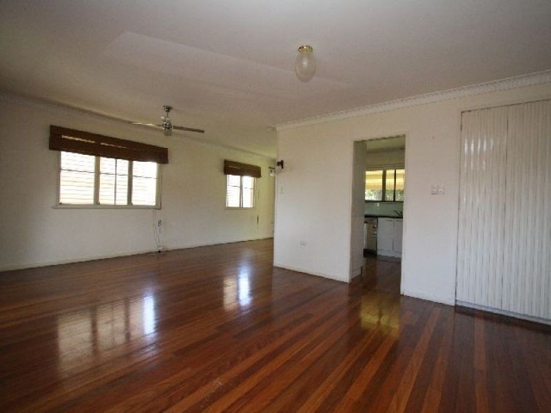 25 Dirkala Street, Mansfield QLD 4122