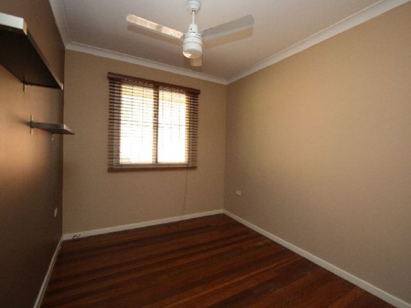 25 Dirkala Street, Mansfield QLD 4122