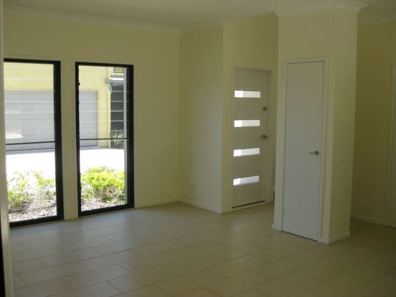 10, 3 Swordgrass Court, Kallangur QLD 4503