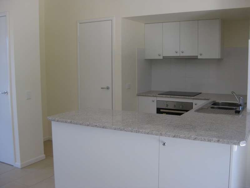 10, 3 Swordgrass Court, Kallangur QLD 4503