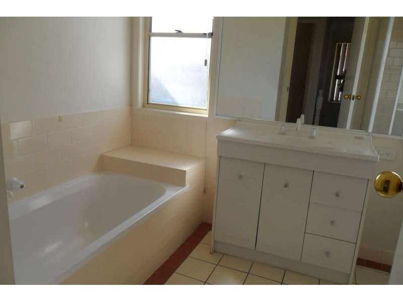 11, 64 Brown Street, Labrador QLD 4215