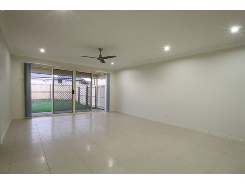 1/3 Apache Street, Dakabin QLD 4503