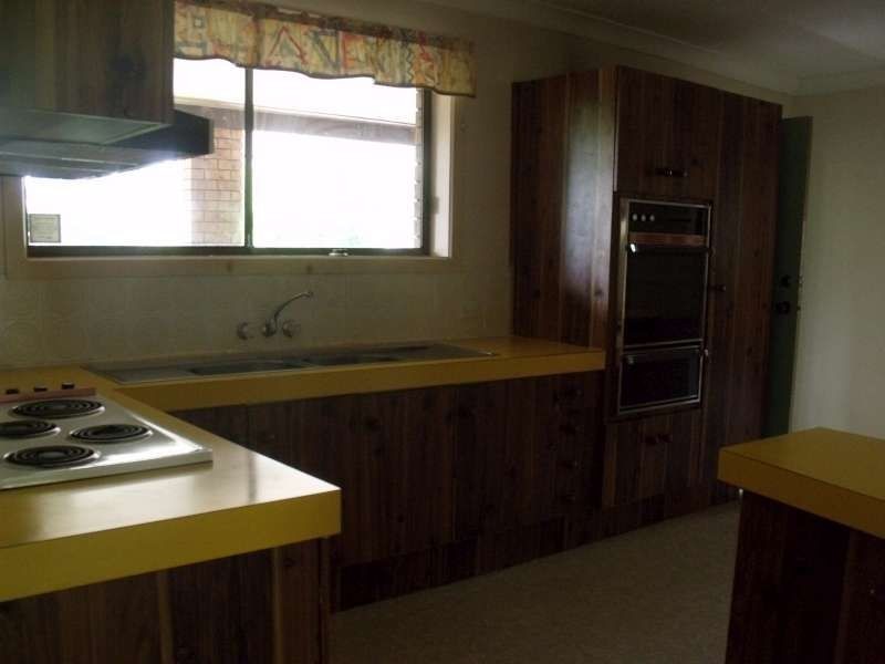 3 Sara Street, Ashmore QLD 4214