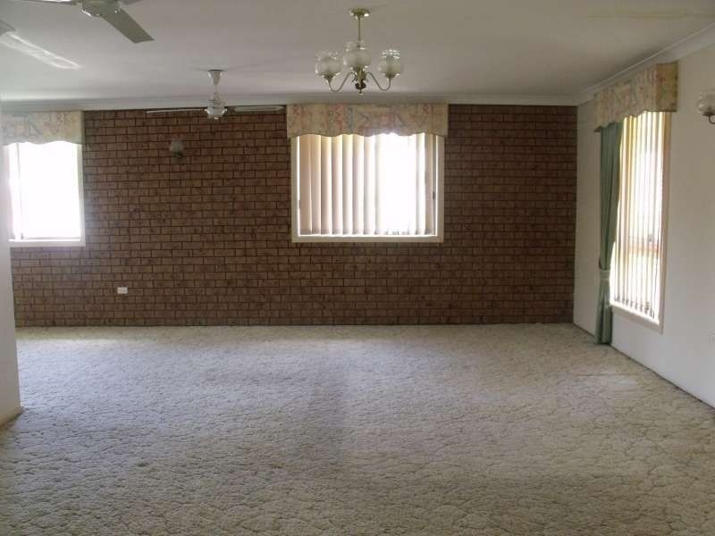 3 Sara Street, Ashmore QLD 4214