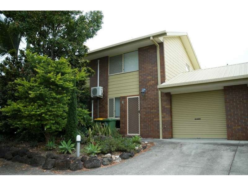 2/231 Government Road, Labrador QLD 4215