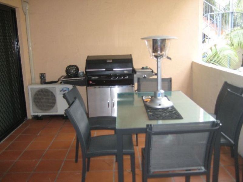 8/16 Jellicoe Street, Coorparoo QLD 4151