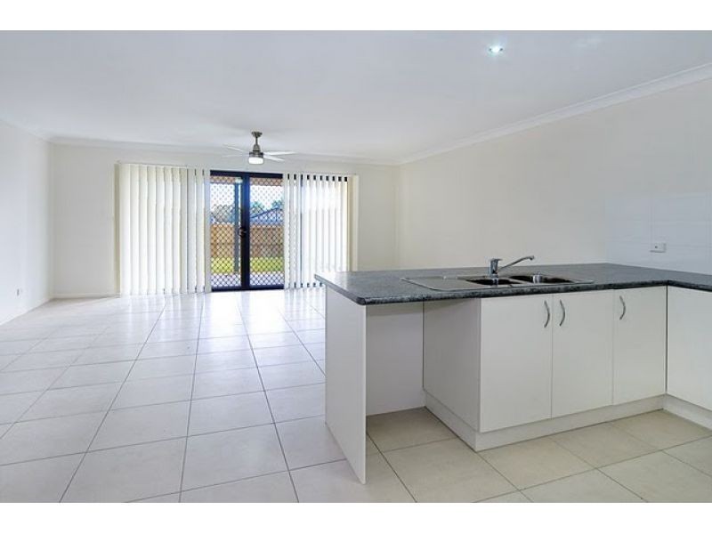 2/13 Robert Street, Loganlea QLD 4131