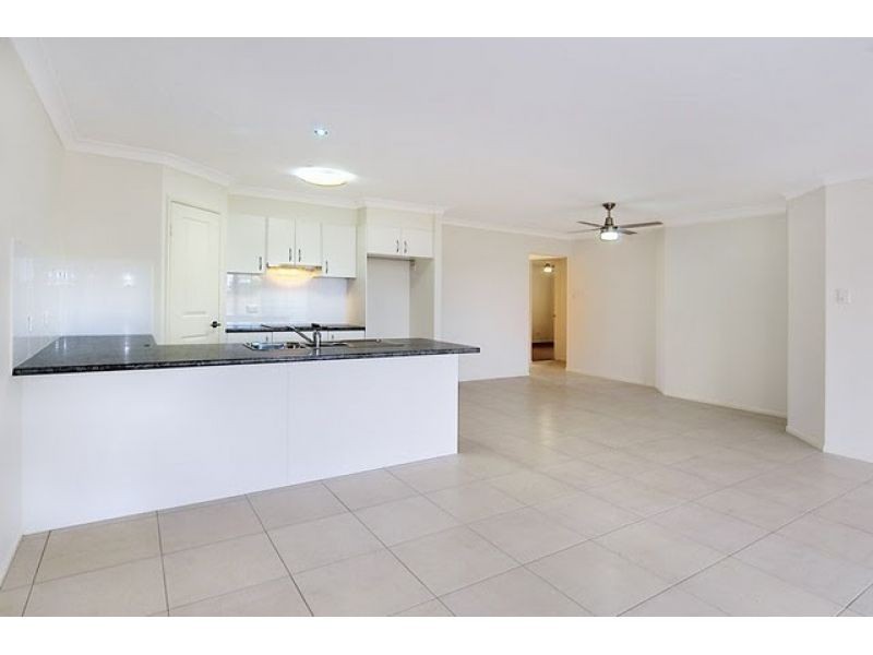 2/13 Robert Street, Loganlea QLD 4131
