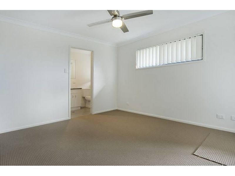 2/13 Robert Street, Loganlea QLD 4131