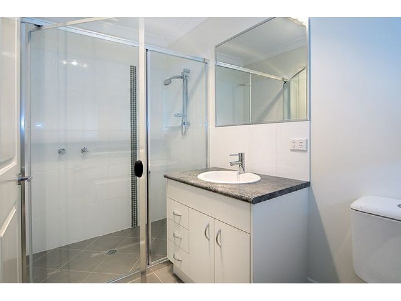 2/13 Robert Street, Loganlea QLD 4131