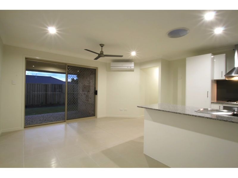 2/2 Danica Court, Morayfield QLD 4506