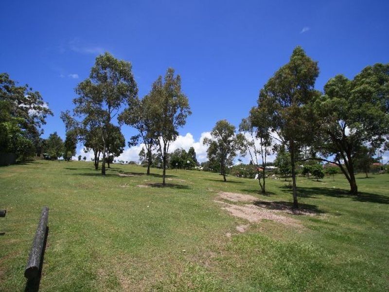 33 Russell Avenue, Norman Park QLD 4170