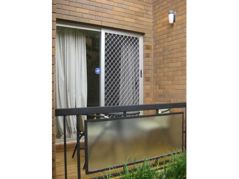 3, 115 Prince Edward Parade, Scarborough QLD 4020