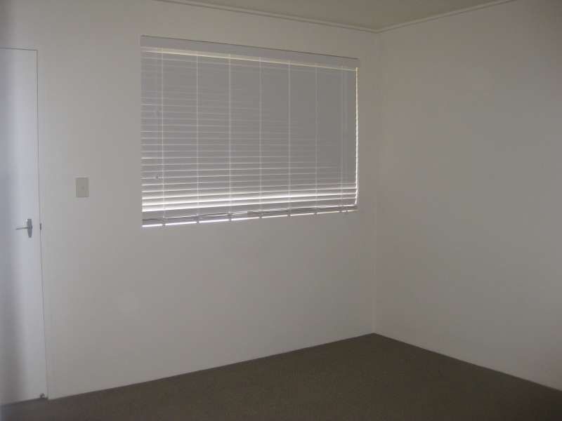 3, 115 Prince Edward Parade, Scarborough QLD 4020