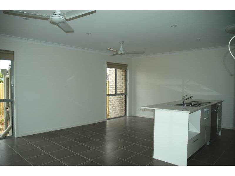 1/76 Eugeree Street, Southport QLD 4215