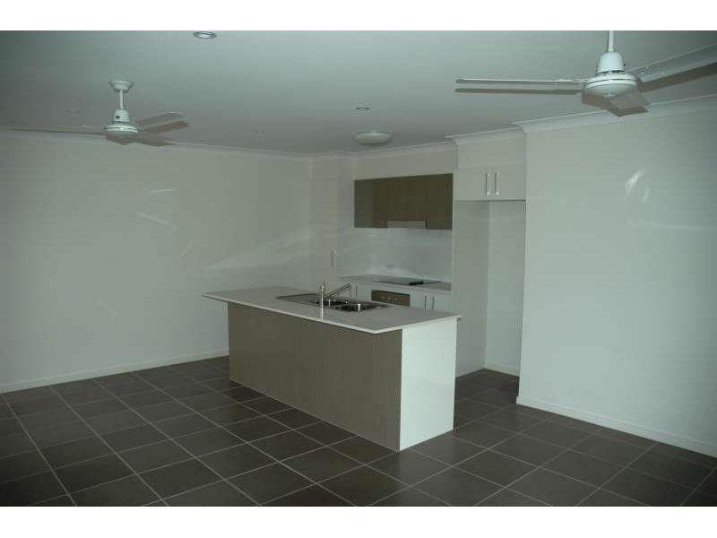 1/76 Eugeree Street, Southport QLD 4215