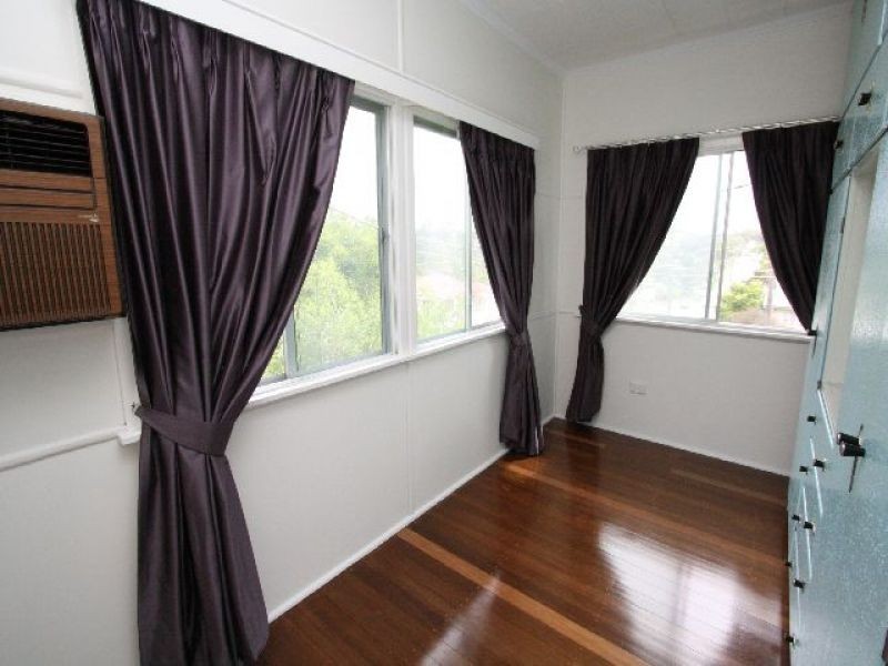 54 Emma Street, Holland Park West QLD 4121