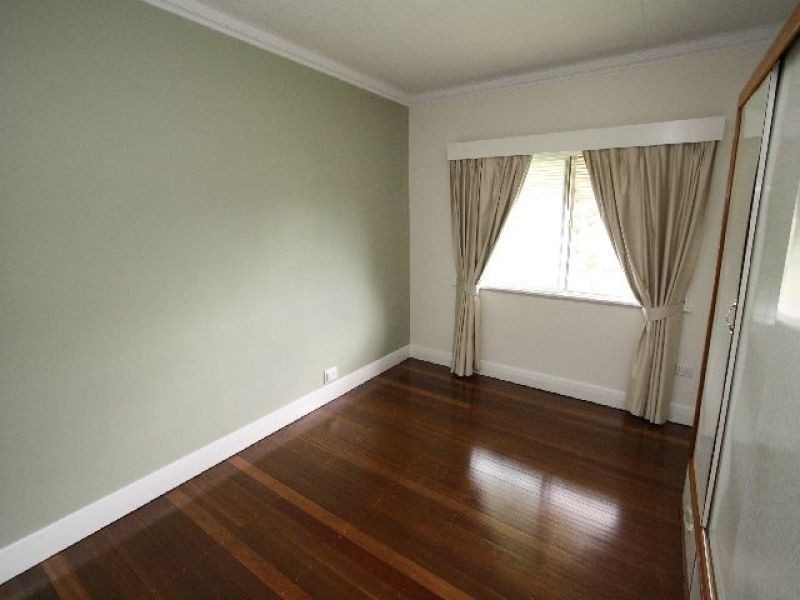 54 Emma Street, Holland Park West QLD 4121