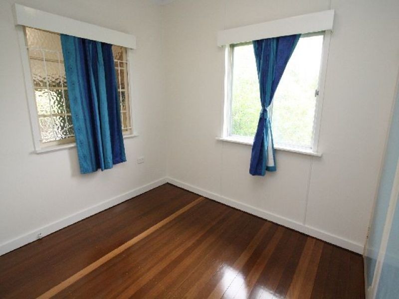 54 Emma Street, Holland Park West QLD 4121