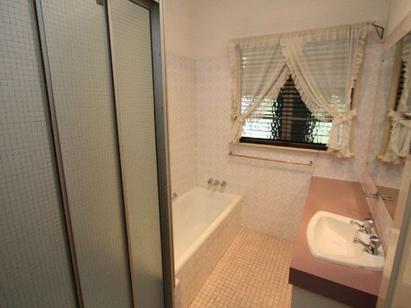 54 Emma Street, Holland Park West QLD 4121