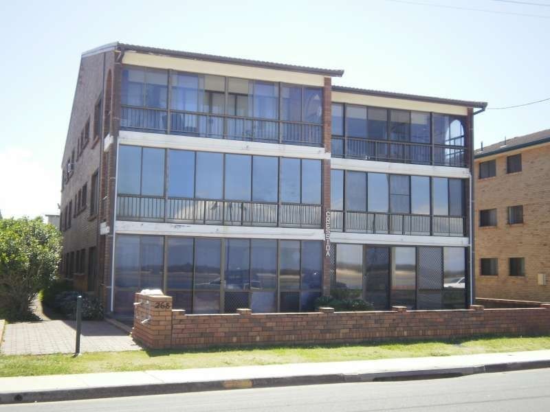 1/268 Marine Parade, Labrador QLD 4215