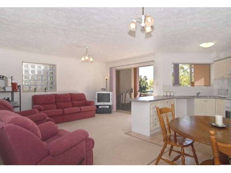 2/24 Terrace Street, Newmarket QLD 4051