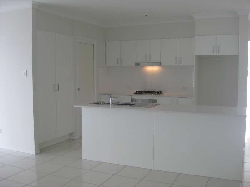 27 Merion Crescent, North Lakes QLD 4509