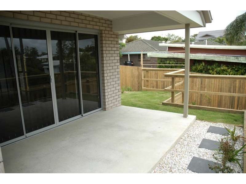 2/76 Eugaree Street, Southport QLD 4215