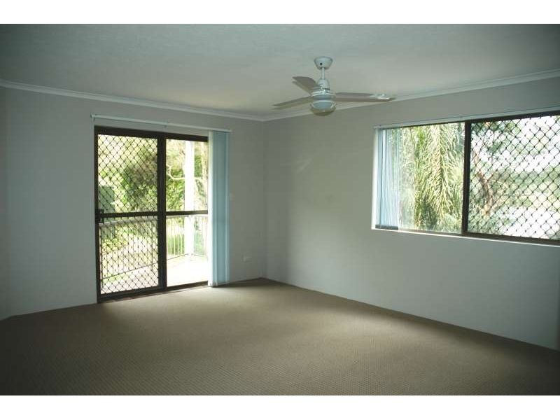 2, 15 Huth Street, Labrador QLD 4215