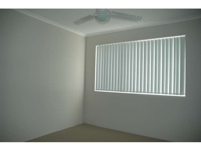 2, 15 Huth Street, Labrador QLD 4215