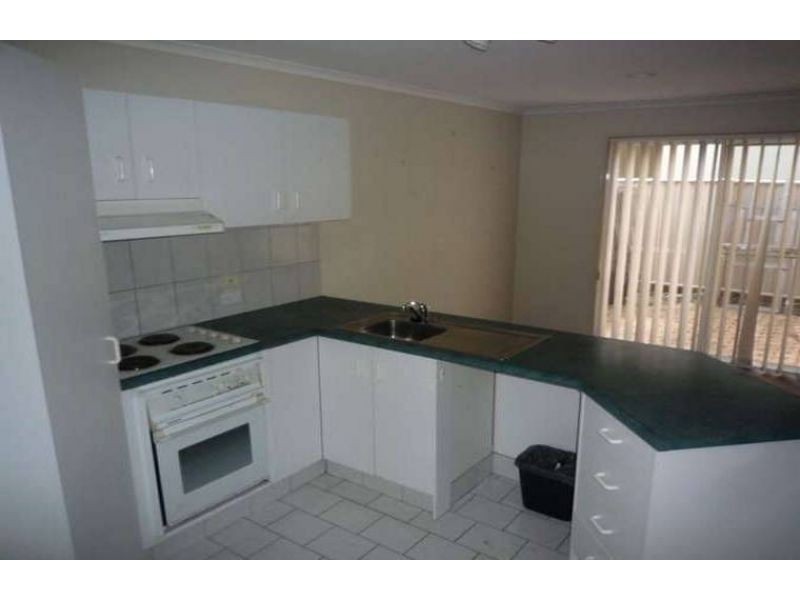 2/6 Harley Street, Labrador QLD 4215