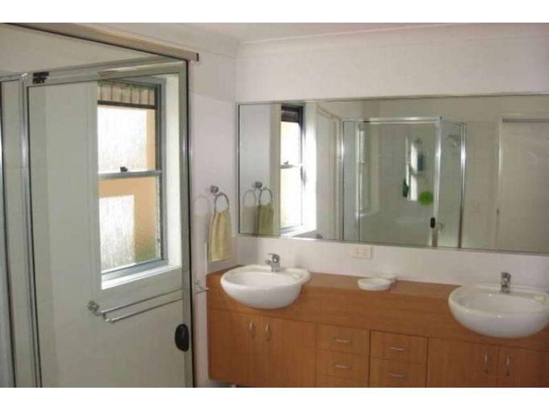 6 York Street, Coorparoo QLD 4151