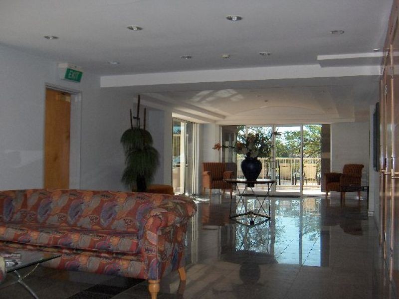 4/100 Macquarie Street, St Lucia QLD 4067