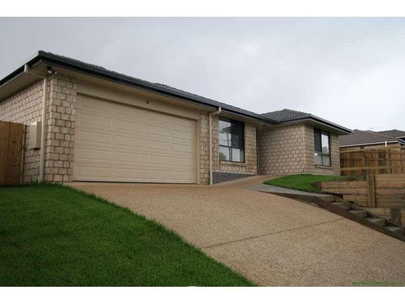 8 Clive Road, Birkdale QLD 4159