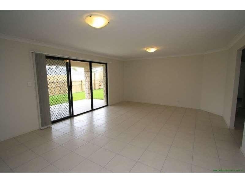 8 Clive Road, Birkdale QLD 4159