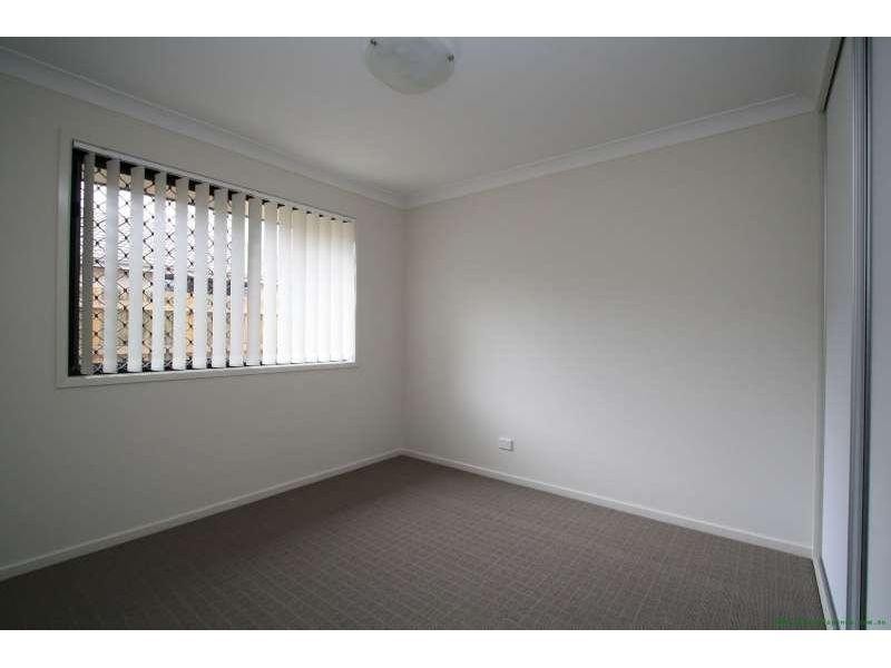 8 Clive Road, Birkdale QLD 4159