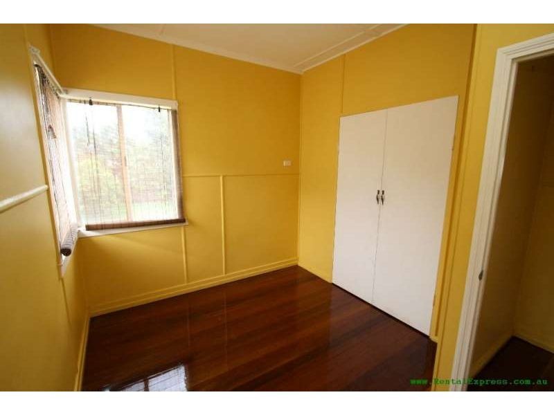 18 Agnes Street, Wynnum QLD 4178