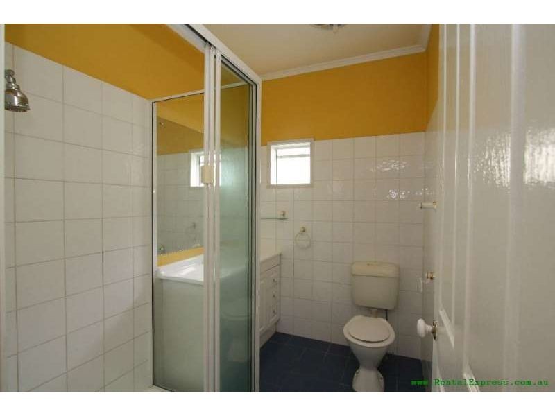 18 Agnes Street, Wynnum QLD 4178