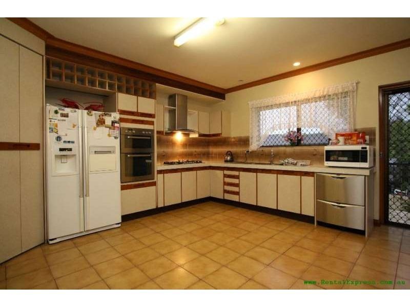 4 Firmiston Street, Carindale QLD 4152