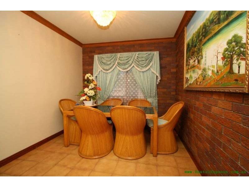 4 Firmiston Street, Carindale QLD 4152