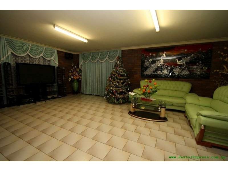 4 Firmiston Street, Carindale QLD 4152