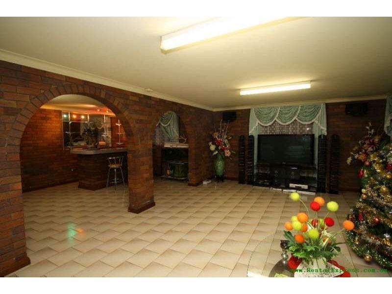 4 Firmiston Street, Carindale QLD 4152