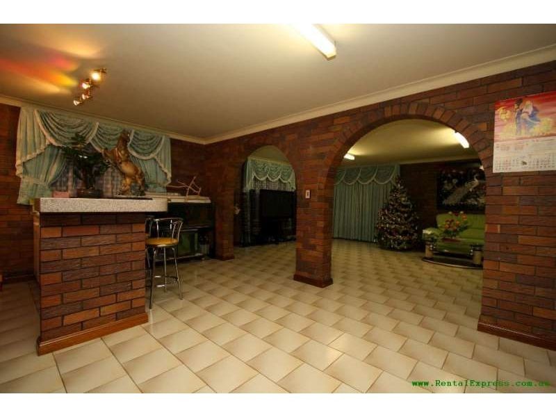 4 Firmiston Street, Carindale QLD 4152