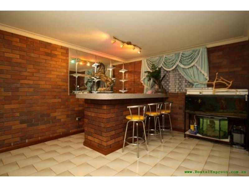 4 Firmiston Street, Carindale QLD 4152