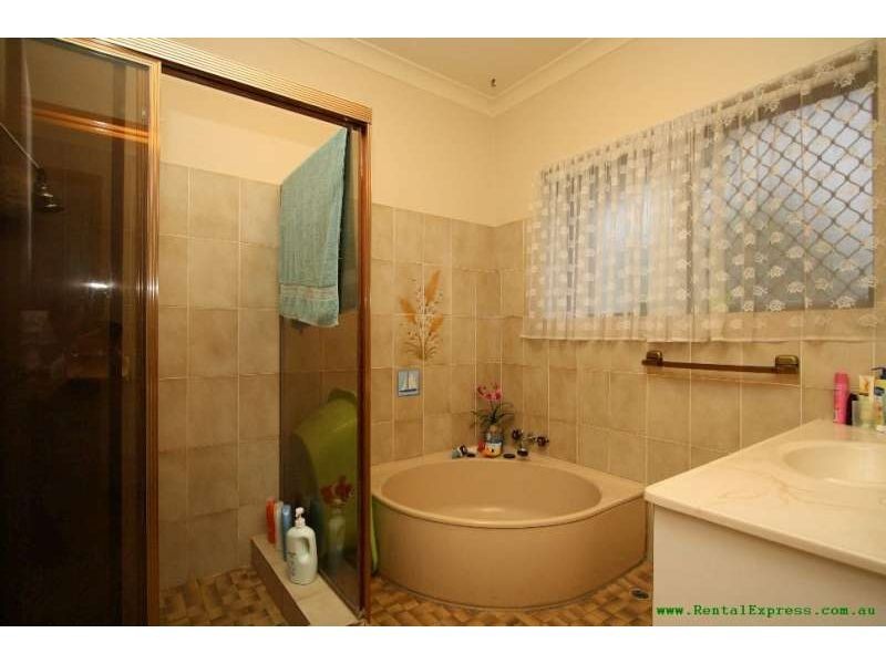 4 Firmiston Street, Carindale QLD 4152