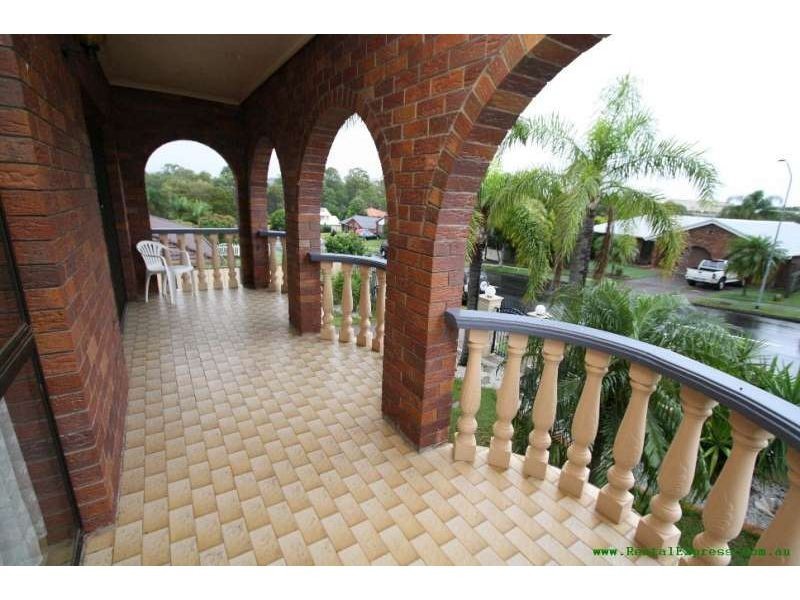 4 Firmiston Street, Carindale QLD 4152